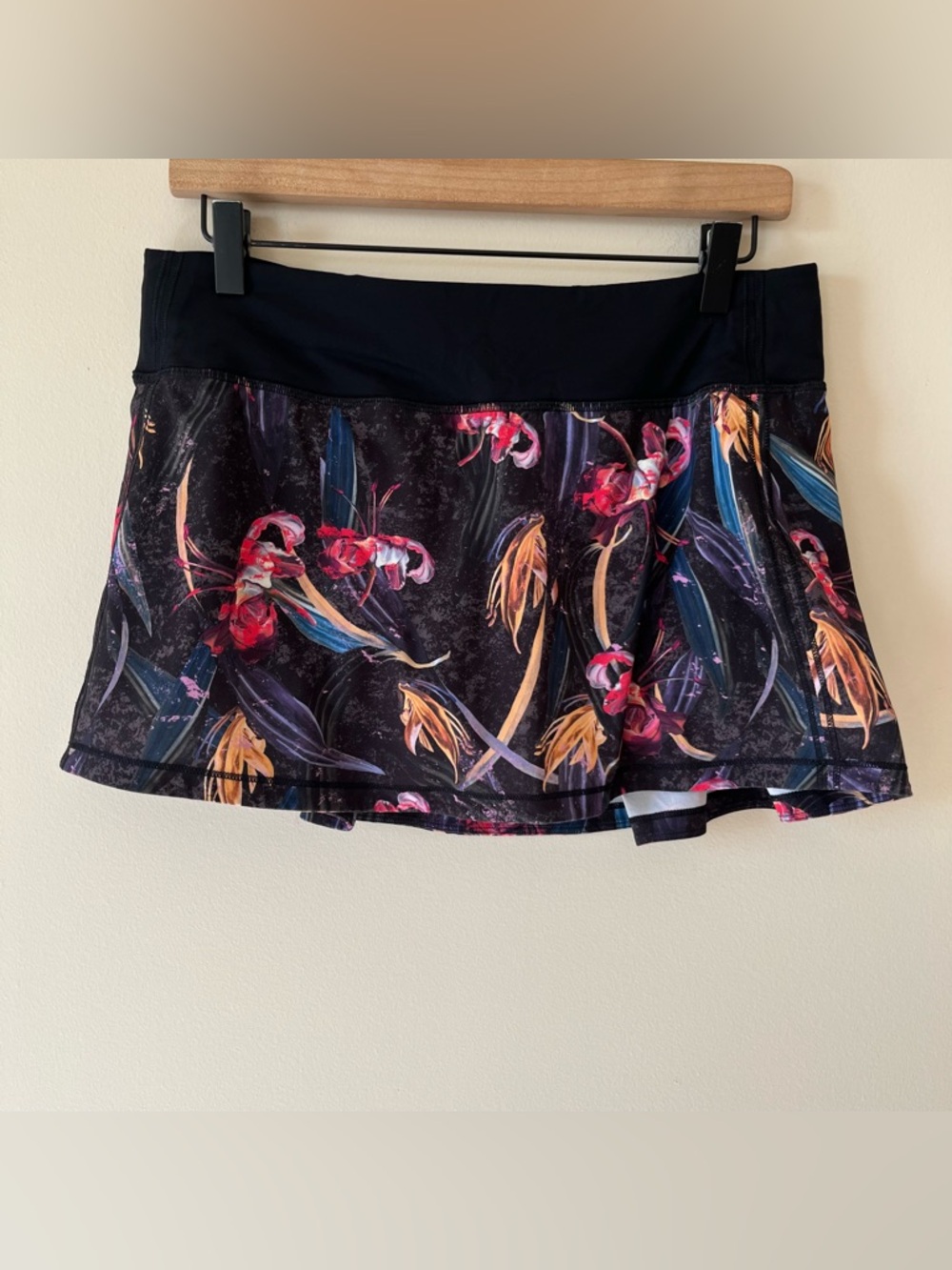 Lululemon Pace Rival Mid-Rise Skirt Veiled Floral Black Multi Size 8 W8A95R